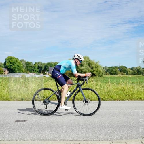 31.08.2025 - Elbe Triathlon Hamburg Michael Burmester http://msf.ph/oto/8692791 31.08.2025 10:47:17 Radfahren 876, 1168, 1172, 1300, 1311 meine-sportfotos.de
