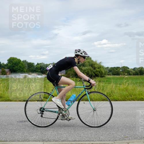 31.08.2025 - Elbe Triathlon Hamburg Michael Burmester http://msf.ph/oto/8693679 31.08.2025 12:21:30 Radfahren 1632 meine-sportfotos.de