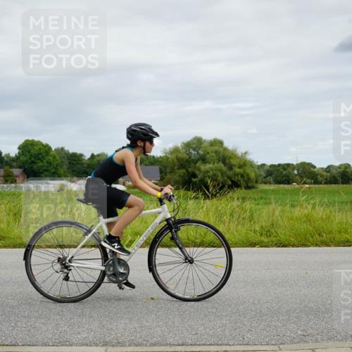 31.08.2025 - Elbe Triathlon Hamburg Michael Burmester http://msf.ph/oto/8693726 31.08.2025 12:37:36 Radfahren 1654, 1663 meine-sportfotos.de