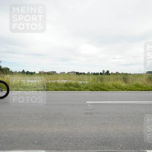31.08.2025 - Elbe Triathlon Hamburg Michael Burmester http://msf.ph/oto/8693759 31.08.2025 14:05:29 Radfahren 159, 160 meine-sportfotos.de