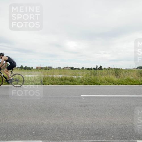 31.08.2025 - Elbe Triathlon Hamburg Michael Burmester http://msf.ph/oto/8693799 31.08.2025 14:08:40 Radfahren 122 meine-sportfotos.de