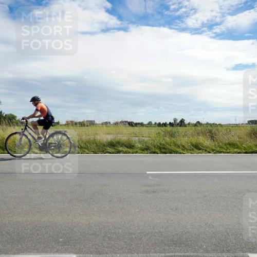 31.08.2025 - Elbe Triathlon Hamburg Michael Burmester http://msf.ph/oto/8694296 31.08.2025 14:51:17 Radfahren 146 meine-sportfotos.de