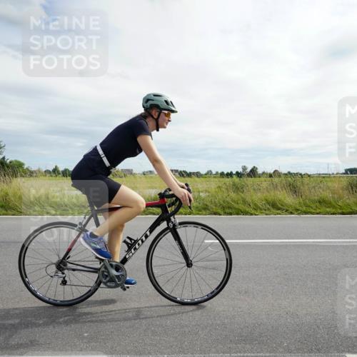 31.08.2025 - Elbe Triathlon Hamburg Michael Burmester http://msf.ph/oto/8694473 31.08.2025 15:08:14 Radfahren  meine-sportfotos.de