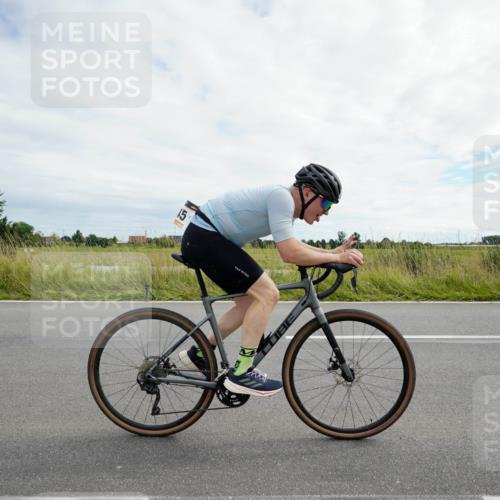 31.08.2025 - Elbe Triathlon Hamburg Michael Burmester http://msf.ph/oto/8694598 31.08.2025 15:26:02 Radfahren  meine-sportfotos.de