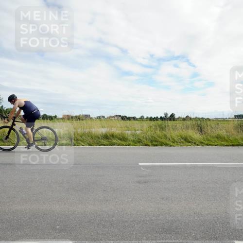 31.08.2025 - Elbe Triathlon Hamburg Michael Burmester http://msf.ph/oto/8694729 31.08.2025 15:36:34 Radfahren  meine-sportfotos.de