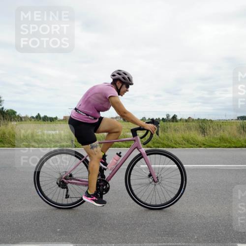 31.08.2025 - Elbe Triathlon Hamburg Michael Burmester http://msf.ph/oto/8695114 31.08.2025 16:23:29 Radfahren  meine-sportfotos.de