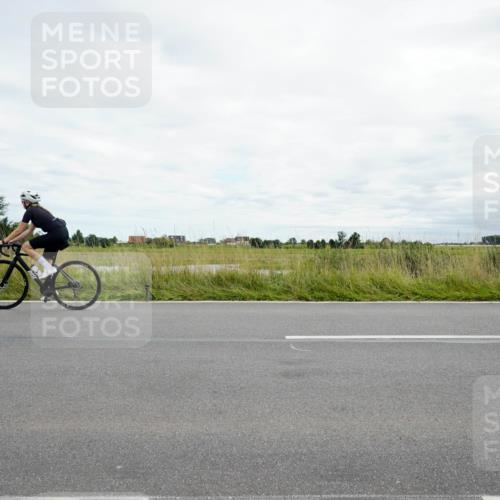 31.08.2025 - Elbe Triathlon Hamburg Michael Burmester http://msf.ph/oto/8695116 31.08.2025 16:23:40 Radfahren  meine-sportfotos.de