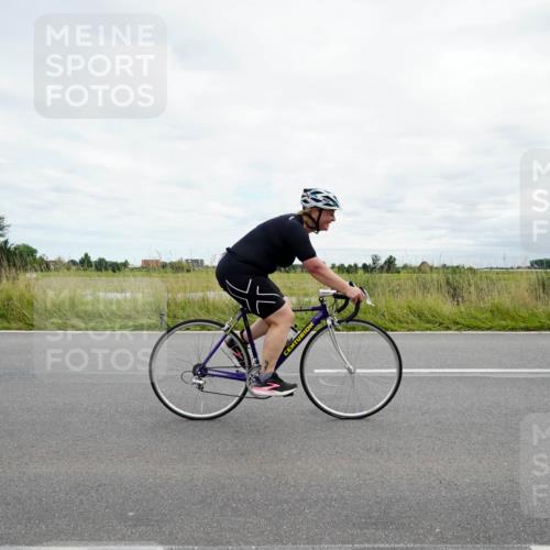 31.08.2025 - Elbe Triathlon Hamburg Michael Burmester http://msf.ph/oto/8695117 31.08.2025 16:23:51 Radfahren  meine-sportfotos.de