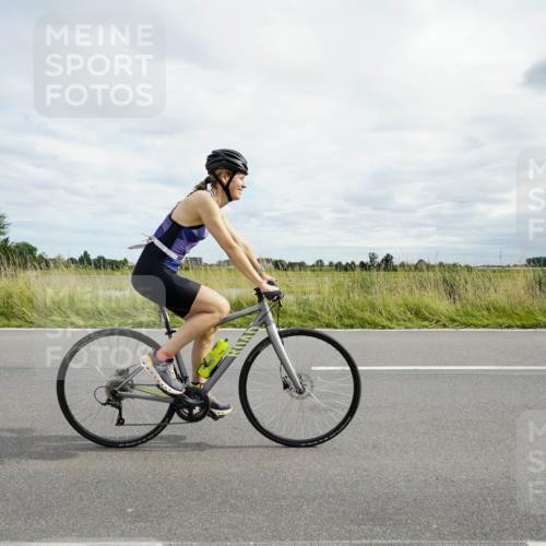 31.08.2025 - Elbe Triathlon Hamburg Michael Burmester http://msf.ph/oto/8695123 31.08.2025 16:25:15 Radfahren  meine-sportfotos.de