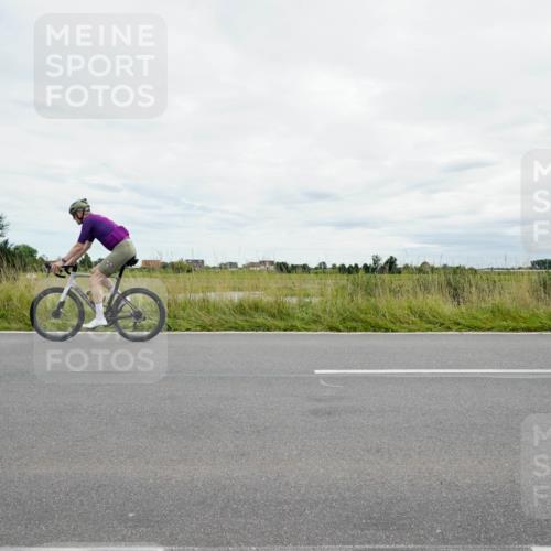 31.08.2025 - Elbe Triathlon Hamburg Michael Burmester http://msf.ph/oto/8695148 31.08.2025 16:33:49 Radfahren  meine-sportfotos.de