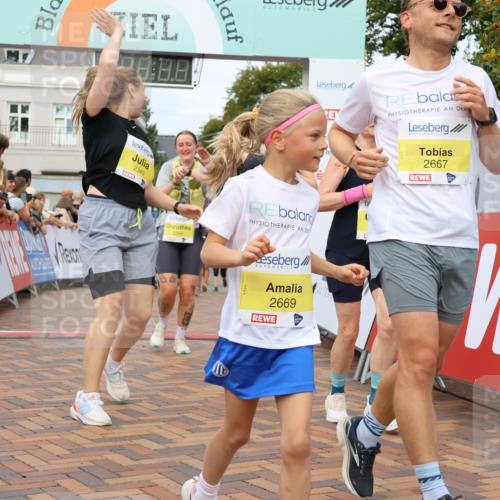 31.08.2025 - 21. Blankeneser Heldenlauf Strokosch-Dieckow http://msf.ph/oto/8696466 31.08.2025 10:34:41 Ziel 2110, 2244, 2021, 2424, 2668, 2669, 2667, 2298, 2439, 2349, 2350, 2090, 2083 meine-sportfotos.de