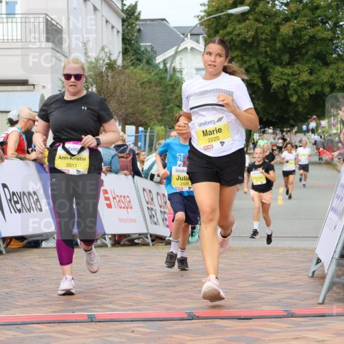 31.08.2025 - 21. Blankeneser Heldenlauf Strokosch-Dieckow http://msf.ph/oto/8696647 31.08.2025 10:33:25 Ziel 2011, 2044, 2126, 2640, 2639, 2220, 2221 meine-sportfotos.de