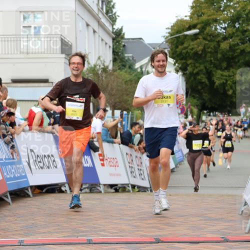 31.08.2025 - 21. Blankeneser Heldenlauf Strokosch-Dieckow http://msf.ph/oto/8696787 31.08.2025 10:32:17 Ziel 2418, 2131, 2182, 2627 meine-sportfotos.de
