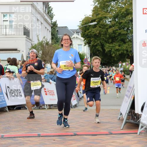 31.08.2025 - 21. Blankeneser Heldenlauf Strokosch-Dieckow http://msf.ph/oto/8697169 31.08.2025 10:30:36 Ziel 2560, 2106, 2599, 2102 meine-sportfotos.de
