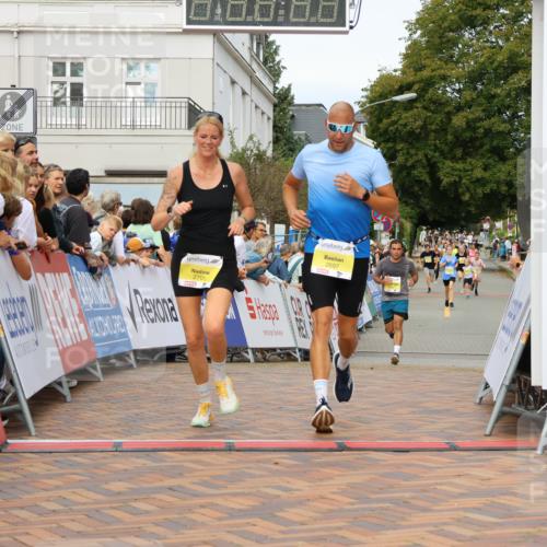 31.08.2025 - 21. Blankeneser Heldenlauf Strokosch-Dieckow http://msf.ph/oto/8697517 31.08.2025 10:28:42 Ziel 2697, 2700, 2351, 2687 meine-sportfotos.de