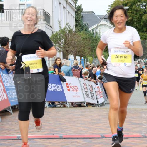 31.08.2025 - 21. Blankeneser Heldenlauf Strokosch-Dieckow http://msf.ph/oto/8697638 31.08.2025 10:33:37 Ziel 2652, 2409, 2044, 2640, 2639, 2542 meine-sportfotos.de