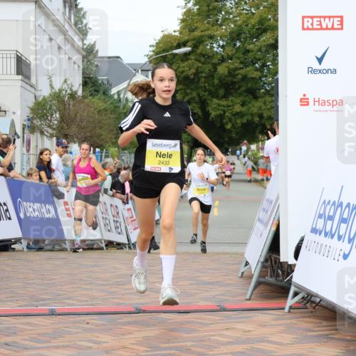 31.08.2025 - 21. Blankeneser Heldenlauf Strokosch-Dieckow http://msf.ph/oto/8697704 31.08.2025 10:33:12 Ziel 2304, 2433, 2388, 2430, 2658 meine-sportfotos.de
