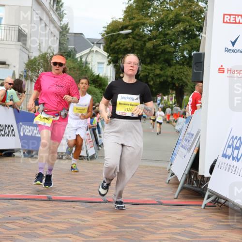 31.08.2025 - 21. Blankeneser Heldenlauf Strokosch-Dieckow http://msf.ph/oto/8697734 31.08.2025 10:33:03 Ziel 2104, 2129, 2130, 2128, 2122, 2337, 2695, 2694, 2464, 2658 meine-sportfotos.de