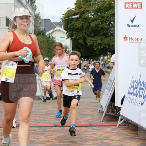 31.08.2025 - 21. Blankeneser Heldenlauf Strokosch-Dieckow http://msf.ph/oto/8697803 31.08.2025 10:27:26 Ziel 2715, 2463, 2559, 2725, 2533, 2709 meine-sportfotos.de