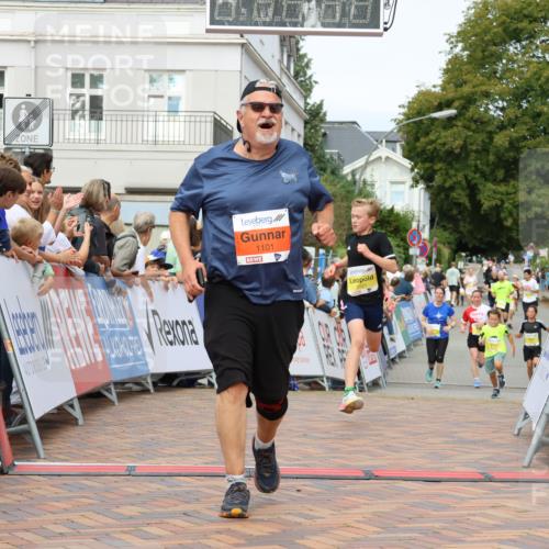 31.08.2025 - 21. Blankeneser Heldenlauf Strokosch-Dieckow http://msf.ph/oto/8697888 31.08.2025 10:27:05 Ziel 1101, 2468, 2393, 2205, 2521 meine-sportfotos.de