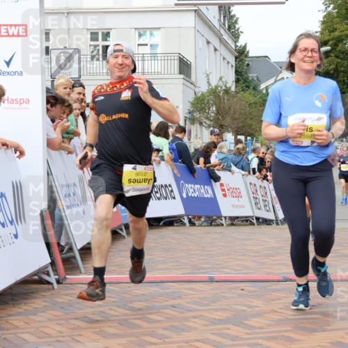 31.08.2025 - 21. Blankeneser Heldenlauf Strokosch-Dieckow http://msf.ph/oto/8698218 31.08.2025 10:30:37 Ziel 2560, 2106, 2599, 2102 meine-sportfotos.de