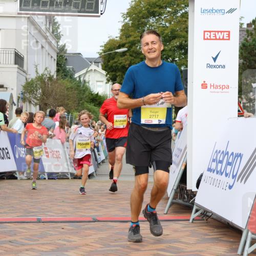 31.08.2025 - 21. Blankeneser Heldenlauf Strokosch-Dieckow http://msf.ph/oto/8698322 31.08.2025 10:25:06 Ziel 2357, 2183, 2717, 2285, 2286, 2331, 2359, 2661 meine-sportfotos.de