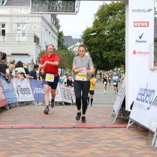 31.08.2025 - 21. Blankeneser Heldenlauf Strokosch-Dieckow http://msf.ph/oto/8698499 31.08.2025 10:28:32 Ziel 2249, 2173, 2727 meine-sportfotos.de