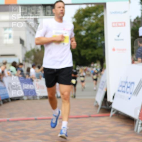 31.08.2025 - 21. Blankeneser Heldenlauf Strokosch-Dieckow http://msf.ph/oto/8698544 31.08.2025 10:28:07 Ziel 2112, 2348, 2068, 2067, 2741, 2659, 2261 meine-sportfotos.de