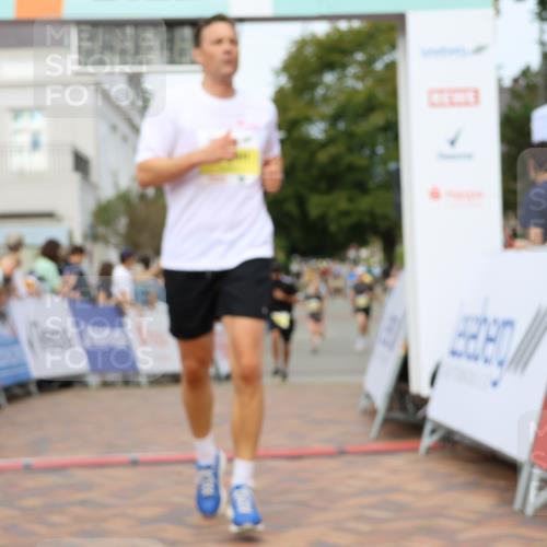 31.08.2025 - 21. Blankeneser Heldenlauf Strokosch-Dieckow http://msf.ph/oto/8698545 31.08.2025 10:28:07 Ziel 2112, 2348, 2068, 2067, 2741, 2659, 2261 meine-sportfotos.de