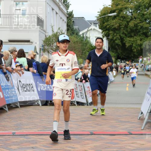 31.08.2025 - 21. Blankeneser Heldenlauf Strokosch-Dieckow http://msf.ph/oto/8698600 31.08.2025 10:27:31 Ziel 2715, 2463, 2725, 2533, 2709 meine-sportfotos.de
