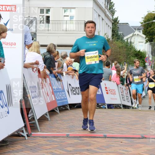 31.08.2025 - 21. Blankeneser Heldenlauf Strokosch-Dieckow http://msf.ph/oto/8698762 31.08.2025 10:26:00 Ziel 2342, 2193, 2070, 2241, 2243, 2119, 2118 meine-sportfotos.de