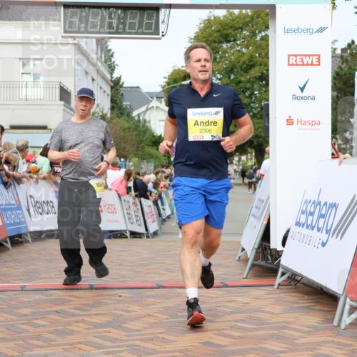 31.08.2025 - 21. Blankeneser Heldenlauf Strokosch-Dieckow http://msf.ph/oto/8698788 31.08.2025 10:25:42 Ziel 2410, 2742, 2366, 2235, 2726 meine-sportfotos.de