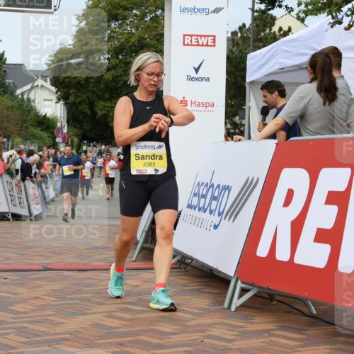 31.08.2025 - 21. Blankeneser Heldenlauf Strokosch-Dieckow http://msf.ph/oto/8698828 31.08.2025 10:25:17 Ziel 2641, 2357, 2636, 2053, 2359, 2661, 2383 meine-sportfotos.de
