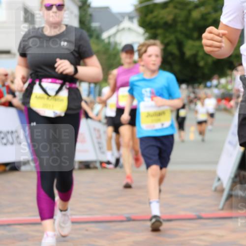 31.08.2025 - 21. Blankeneser Heldenlauf Strokosch-Dieckow http://msf.ph/oto/8700689 31.08.2025 10:33:27 Ziel 2011, 2044, 2126, 2640, 2639, 2220, 2221 meine-sportfotos.de