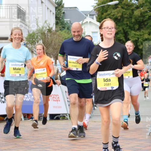 31.08.2025 - 21. Blankeneser Heldenlauf Strokosch-Dieckow http://msf.ph/oto/8700793 31.08.2025 10:32:35 Ziel 2490, 2256, 2257, 2644, 2581, 2582, 2580, 2201 meine-sportfotos.de