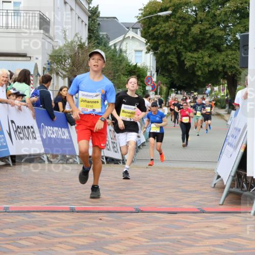 31.08.2025 - 21. Blankeneser Heldenlauf Strokosch-Dieckow http://msf.ph/oto/8701216 31.08.2025 10:30:05 Ziel 2210, 2260, 2169 meine-sportfotos.de