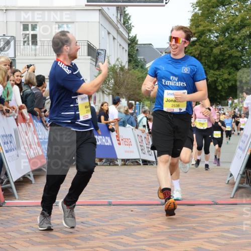 31.08.2025 - 21. Blankeneser Heldenlauf Strokosch-Dieckow http://msf.ph/oto/8701329 31.08.2025 10:29:33 Ziel 2578, 2614, 2615, 2684, 2538, 2558, 2277 meine-sportfotos.de