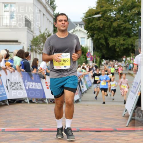 31.08.2025 - 21. Blankeneser Heldenlauf Strokosch-Dieckow http://msf.ph/oto/8701438 31.08.2025 10:28:48 Ziel 2346, 2697, 2700, 2387 meine-sportfotos.de