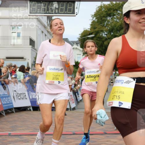 31.08.2025 - 21. Blankeneser Heldenlauf Strokosch-Dieckow http://msf.ph/oto/8701692 31.08.2025 10:27:28 Ziel 2715, 2463, 2725, 2533, 2709 meine-sportfotos.de