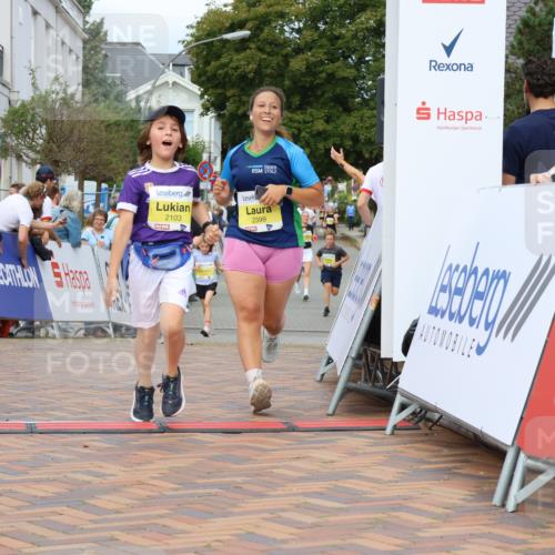 31.08.2025 - 21. Blankeneser Heldenlauf Strokosch-Dieckow http://msf.ph/oto/8701956 31.08.2025 10:31:17 Ziel 2437, 2324, 2551, 2121, 2307, 2649, 2647, 2399, 2103 meine-sportfotos.de