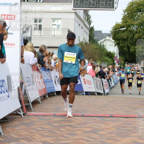 31.08.2025 - 21. Blankeneser Heldenlauf Strokosch-Dieckow http://msf.ph/oto/8701974 31.08.2025 10:25:49 Ziel 2366, 2235, 2472 meine-sportfotos.de