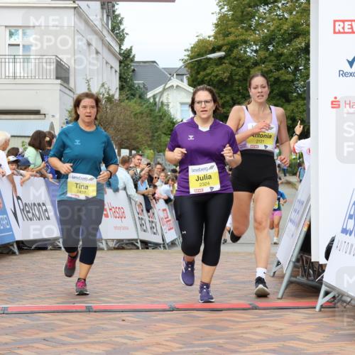 31.08.2025 - 21. Blankeneser Heldenlauf Strokosch-Dieckow http://msf.ph/oto/8702004 31.08.2025 10:31:10 Ziel 2437, 2324, 2147, 2121, 2307, 2018 meine-sportfotos.de