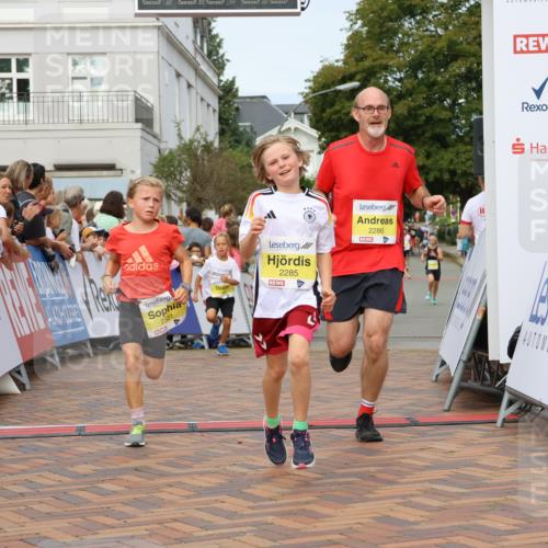 31.08.2025 - 21. Blankeneser Heldenlauf Strokosch-Dieckow http://msf.ph/oto/8702105 31.08.2025 10:25:07 Ziel 2357, 2183, 2717, 2285, 2286, 2331, 2359, 2661 meine-sportfotos.de