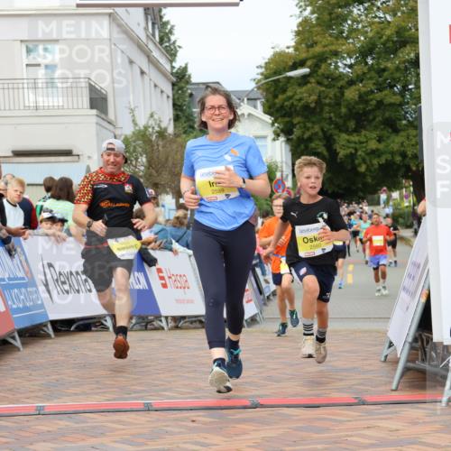 31.08.2025 - 21. Blankeneser Heldenlauf Strokosch-Dieckow http://msf.ph/oto/8702150 31.08.2025 10:30:36 Ziel 2560, 2106, 2599, 2102 meine-sportfotos.de