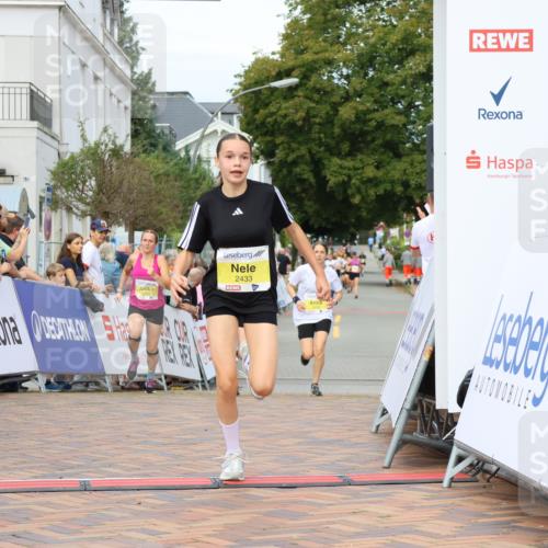 31.08.2025 - 21. Blankeneser Heldenlauf Strokosch-Dieckow http://msf.ph/oto/8704044 31.08.2025 10:33:12 Ziel 2304, 2433, 2388, 2430, 2658 meine-sportfotos.de