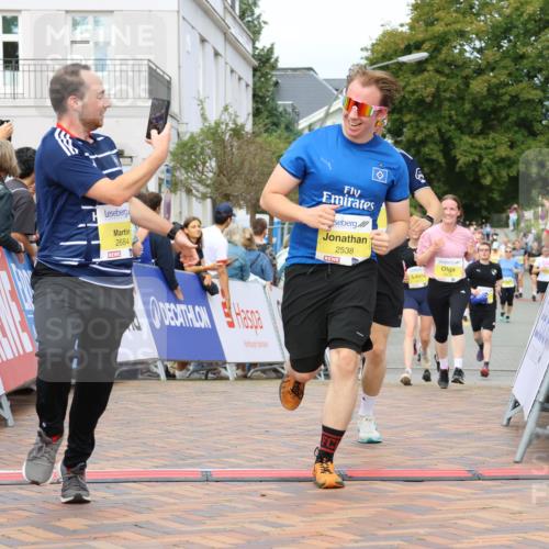 31.08.2025 - 21. Blankeneser Heldenlauf Strokosch-Dieckow http://msf.ph/oto/8704412 31.08.2025 10:29:32 Ziel 2614, 2615, 2684, 2538, 2558, 2277 meine-sportfotos.de