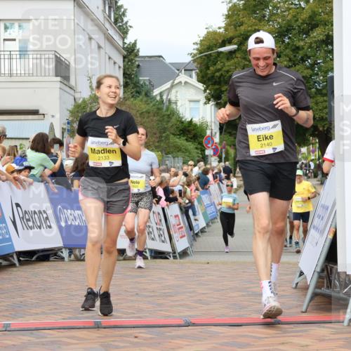 31.08.2025 - 21. Blankeneser Heldenlauf Strokosch-Dieckow http://msf.ph/oto/8704543 31.08.2025 10:28:15 Ziel 2348, 2140, 2133, 2625, 2088 meine-sportfotos.de