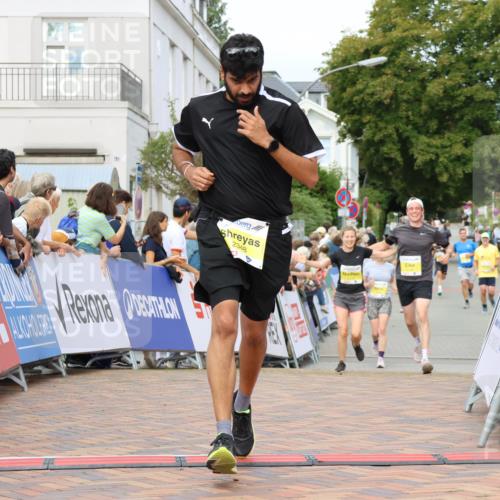 31.08.2025 - 21. Blankeneser Heldenlauf Strokosch-Dieckow http://msf.ph/oto/8704564 31.08.2025 10:28:11 Ziel 2348, 2067, 2140, 2133, 2261 meine-sportfotos.de