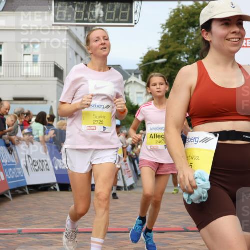 31.08.2025 - 21. Blankeneser Heldenlauf Strokosch-Dieckow http://msf.ph/oto/8704628 31.08.2025 10:27:27 Ziel 2715, 2463, 2725, 2533, 2709 meine-sportfotos.de