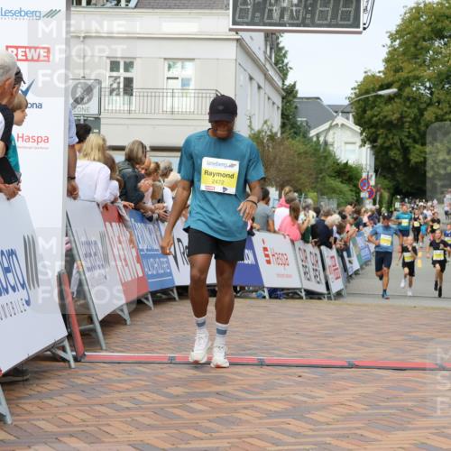 31.08.2025 - 21. Blankeneser Heldenlauf Strokosch-Dieckow http://msf.ph/oto/8704798 31.08.2025 10:25:49 Ziel 2366, 2235, 2472 meine-sportfotos.de